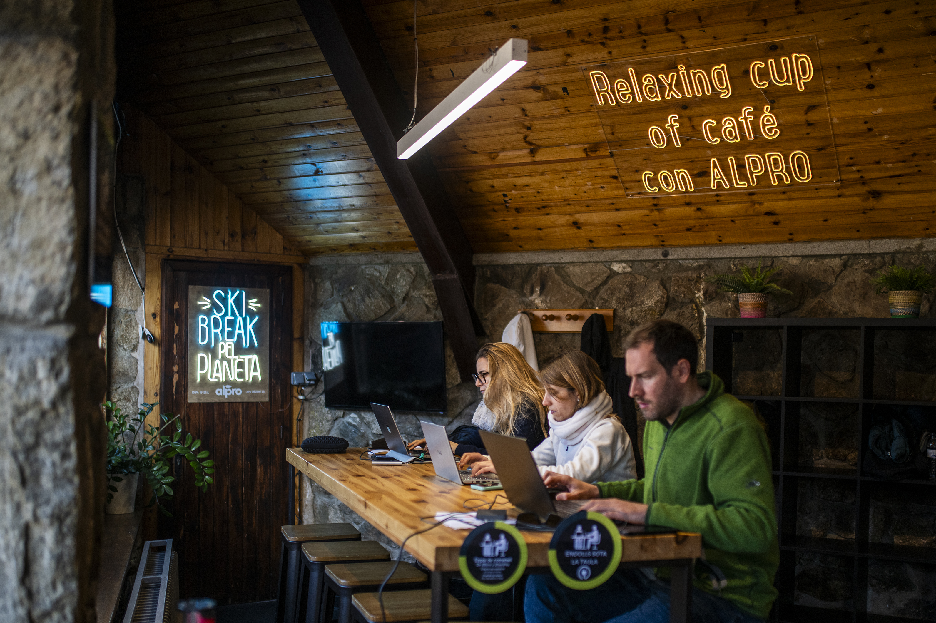 Espacio de Coworking en la Cafetería La Portella