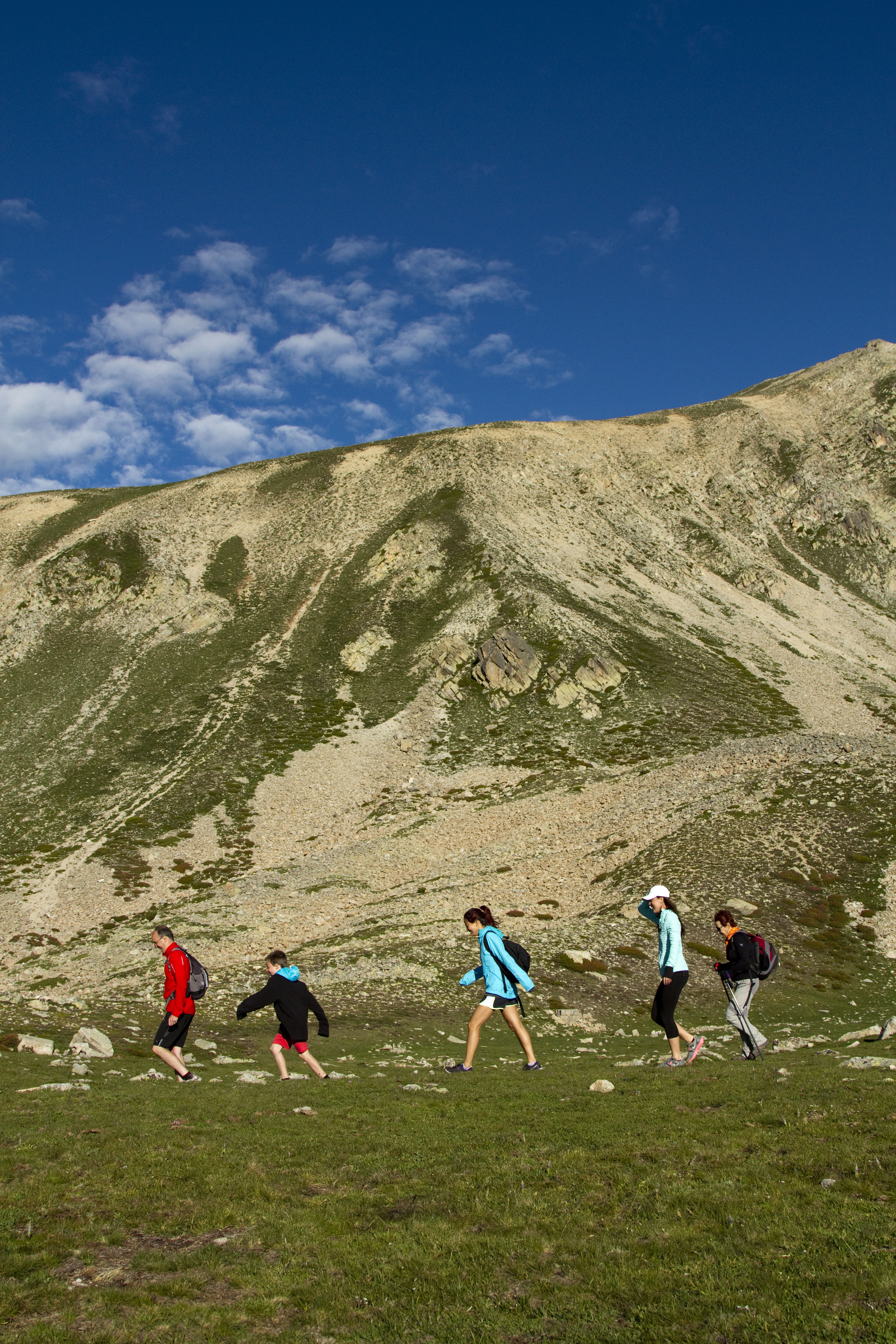 Coll de la Marrana and Bastiments (2874m)